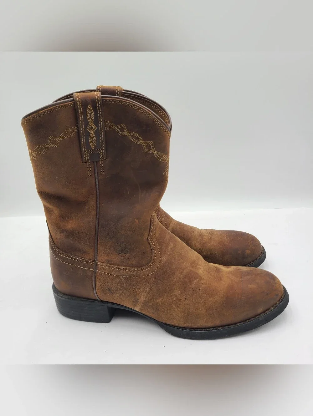 B39 Ariat 'Brown' Leather Heritage Roper Boots - Men's Size 8D